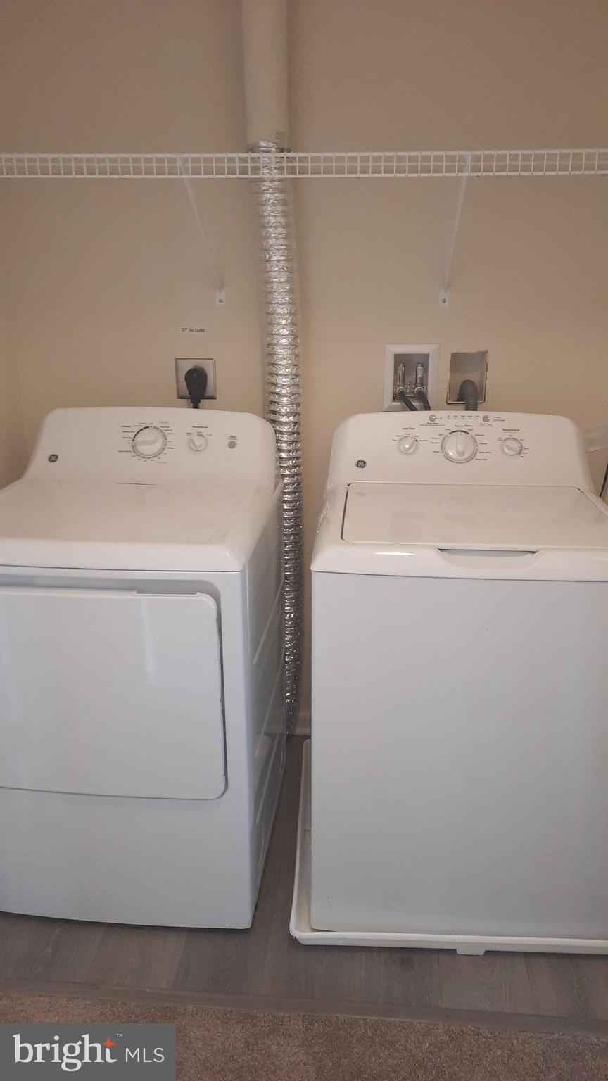 817 ADMIRALS QUAY DR