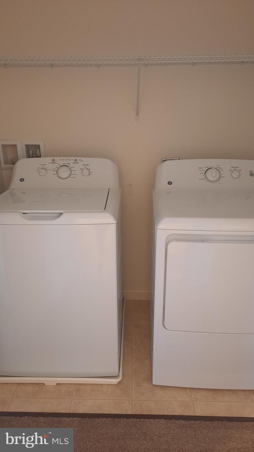 832 ADMIRALS QUAY DR