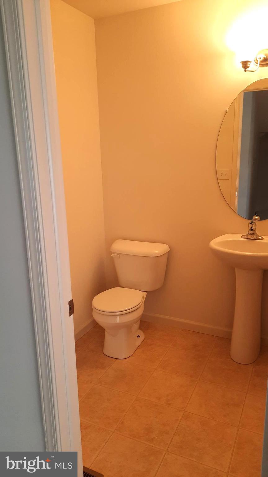 832 ADMIRALS QUAY DR