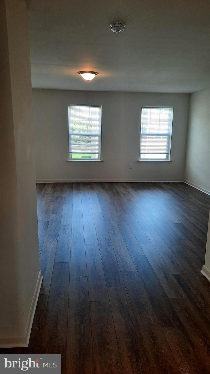 832 ADMIRALS QUAY DR