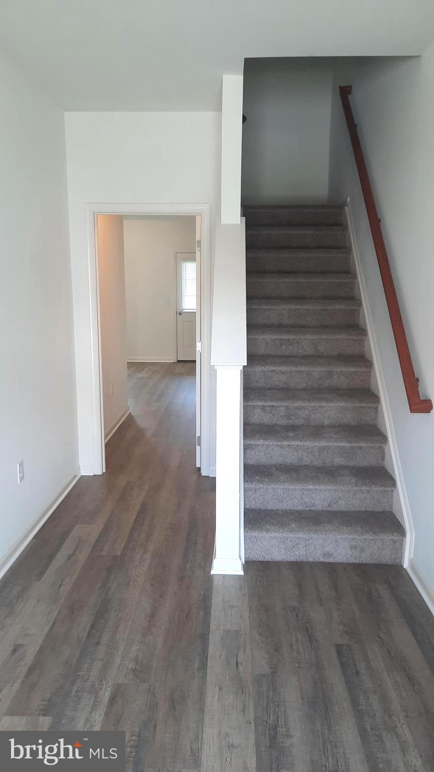 832 ADMIRALS QUAY DR