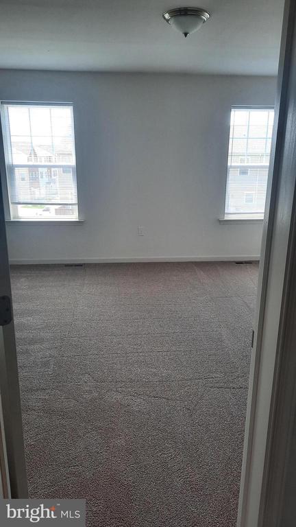 832 ADMIRALS QUAY DR