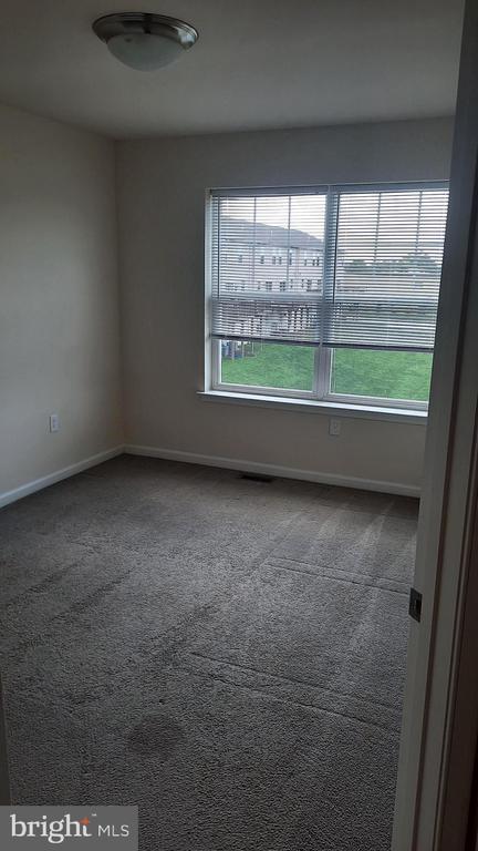 835 SCHOONER LN