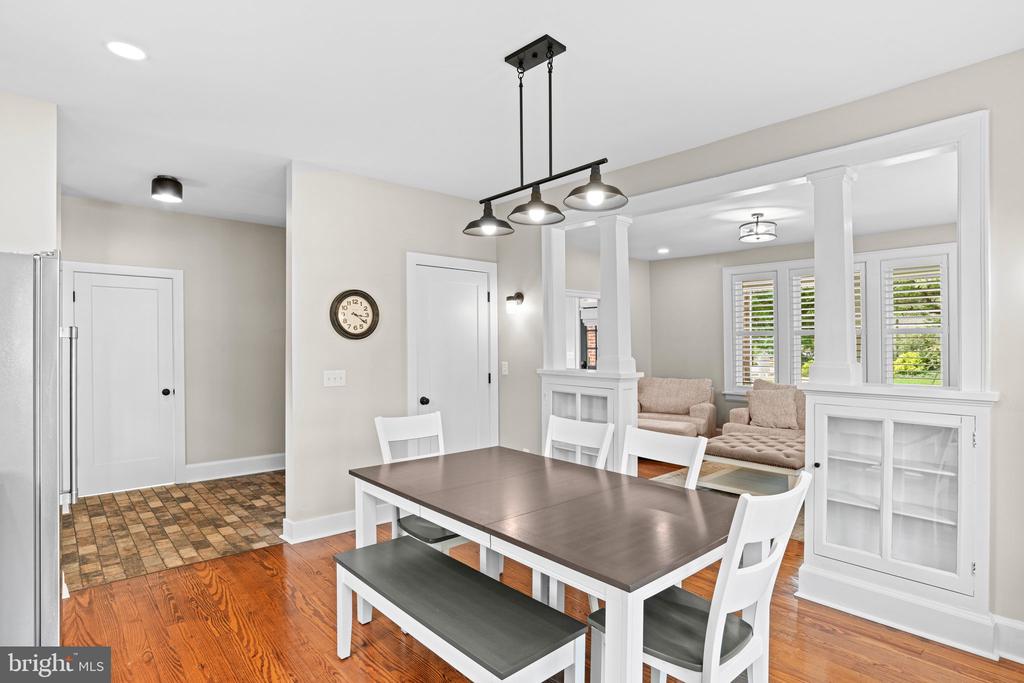 506 W High St