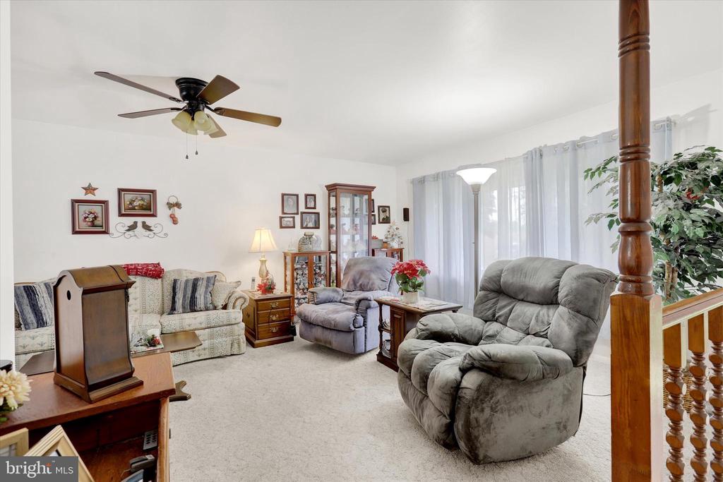 963 W Old York Rd