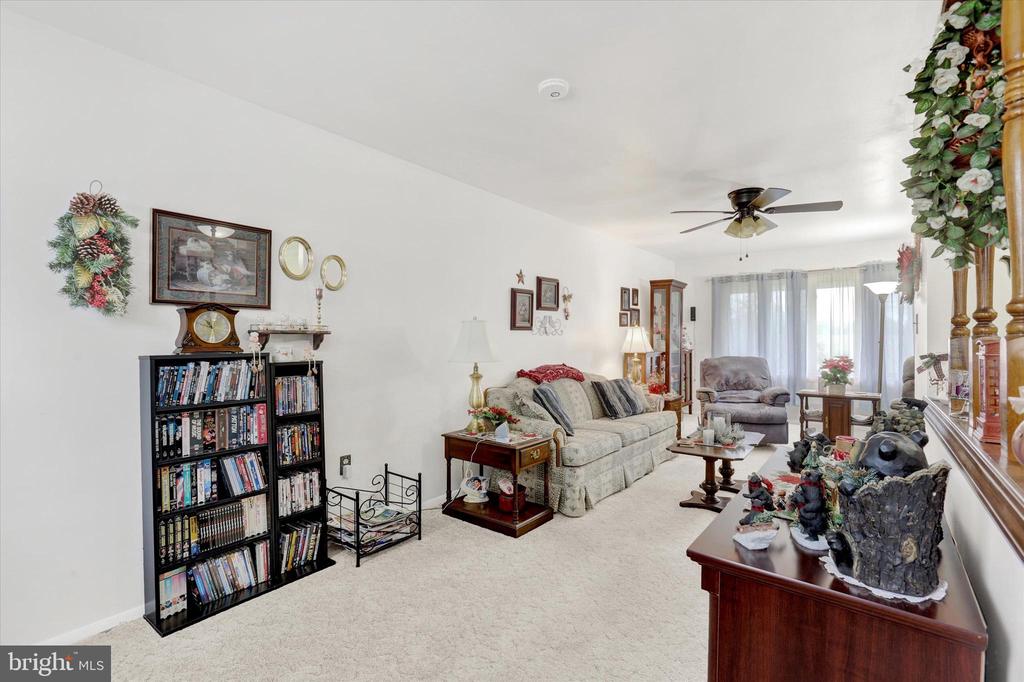 963 W Old York Rd