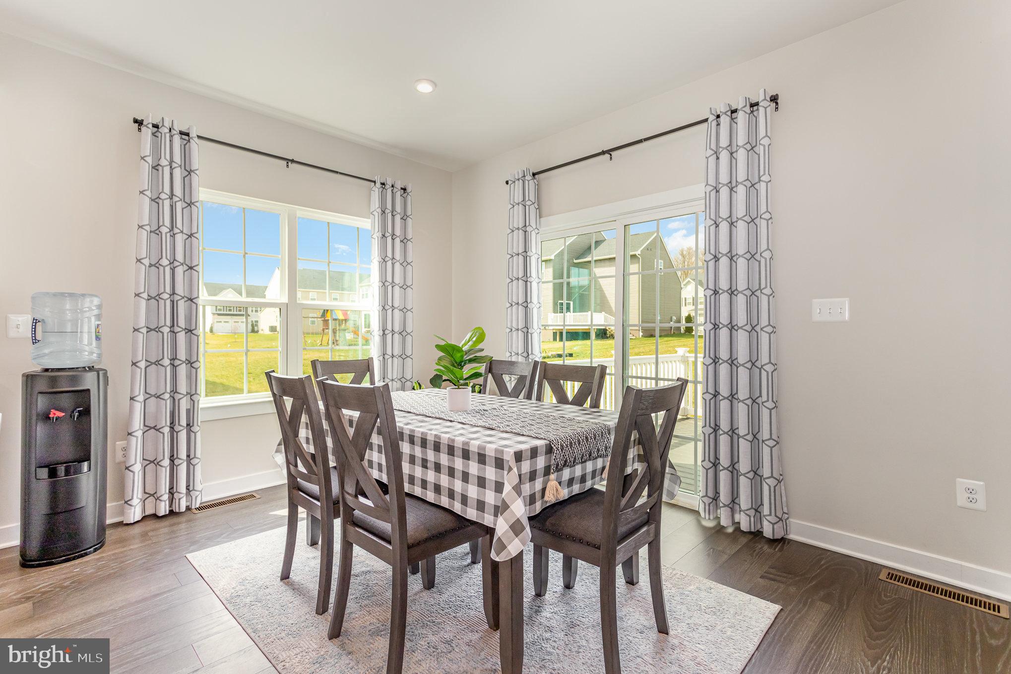 124 Coopers Hawk Dr