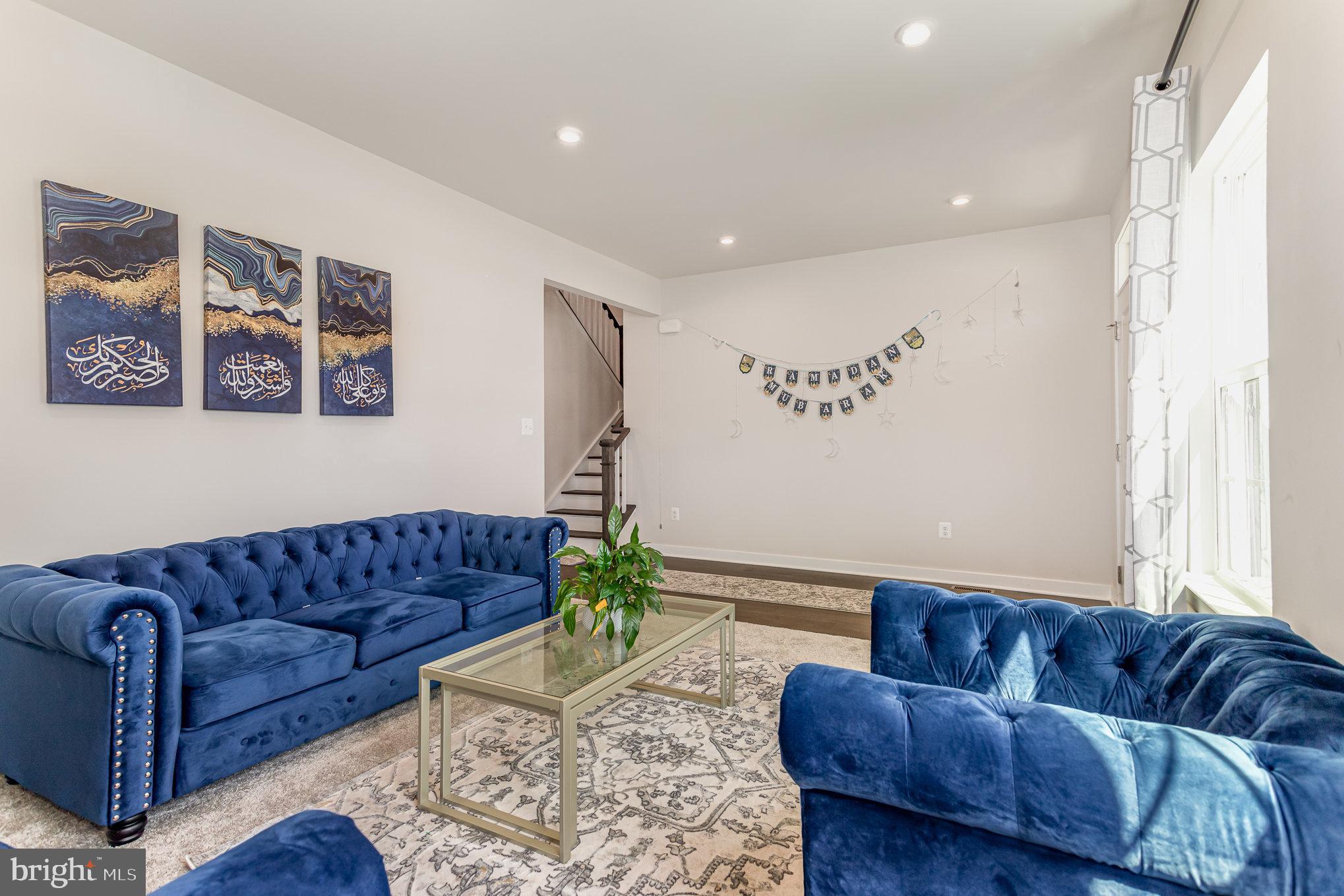 124 Coopers Hawk Dr