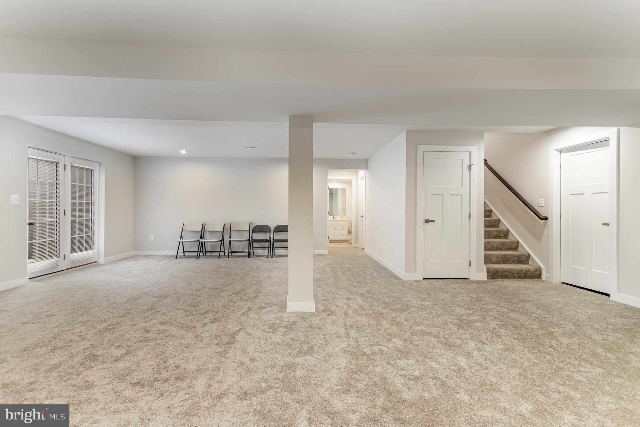 124 Coopers Hawk Dr