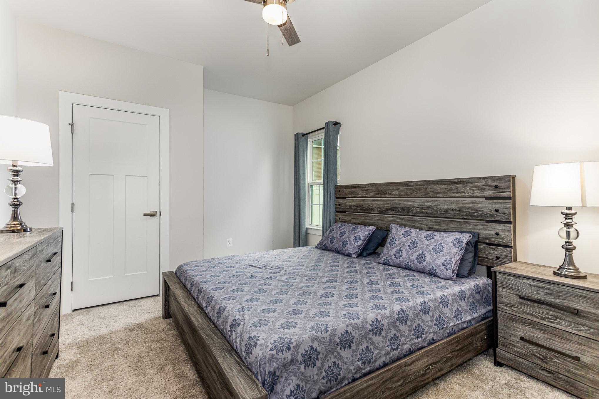 124 Coopers Hawk Dr