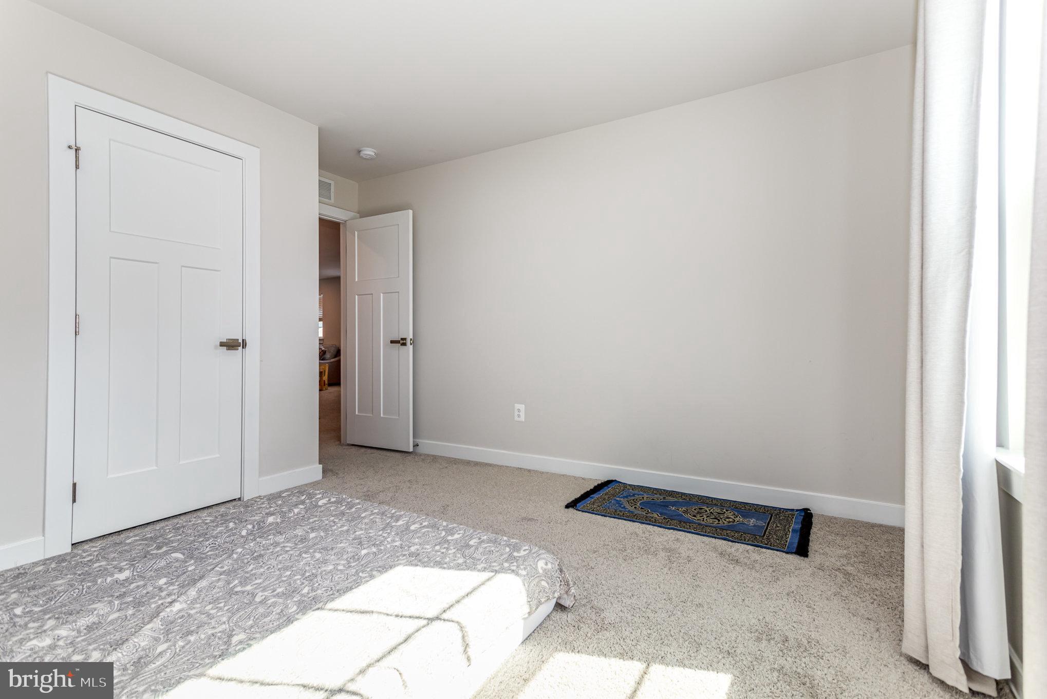 124 Coopers Hawk Dr