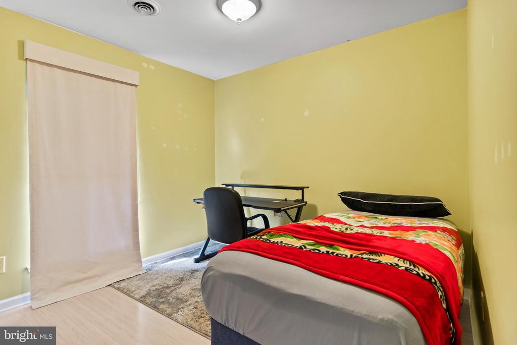 112 Easterly Dr