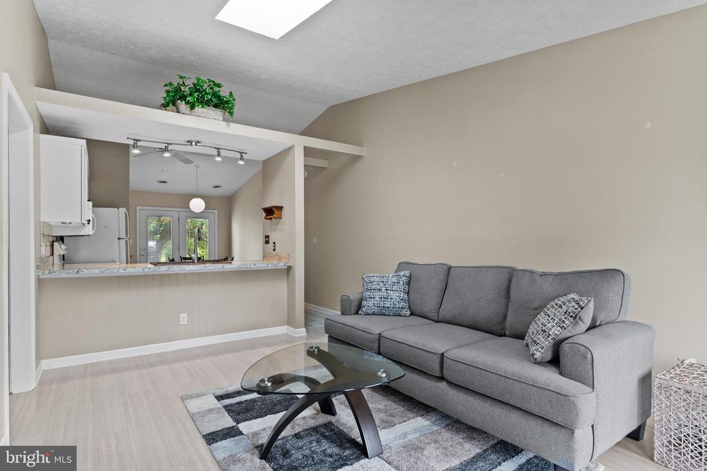 112 Easterly Dr