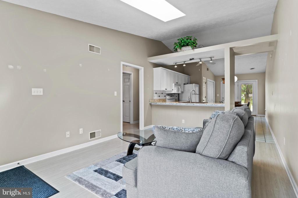 112 Easterly Dr