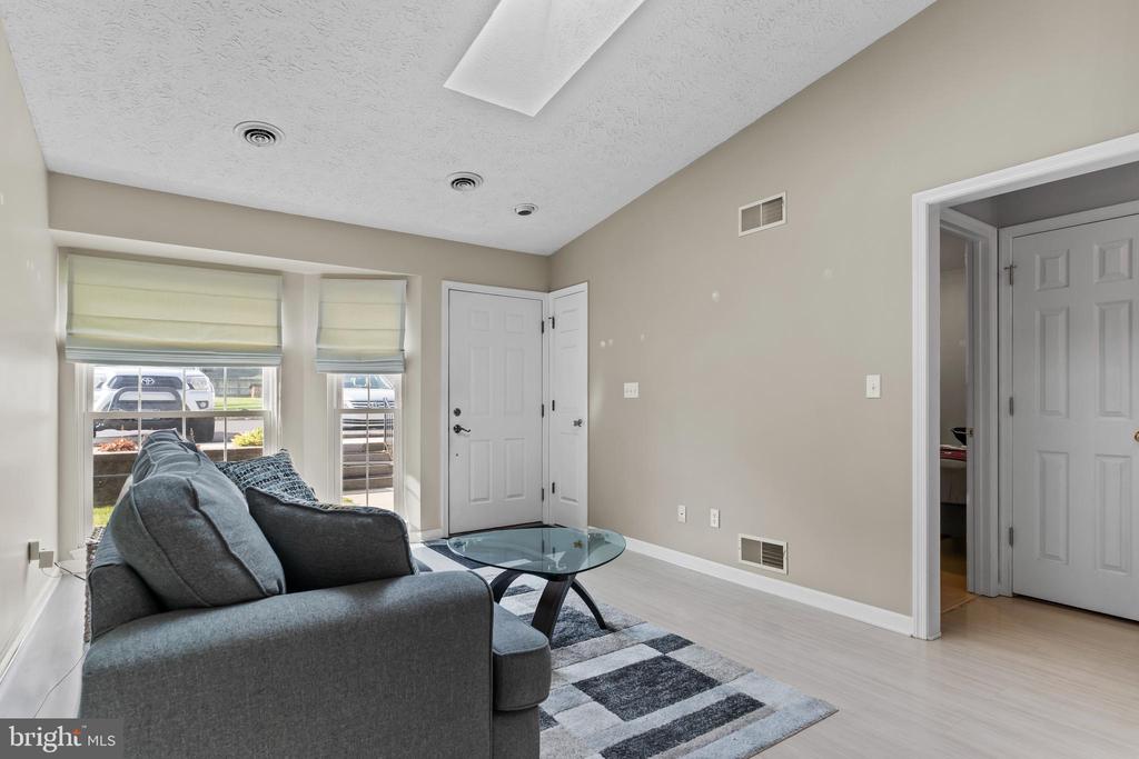 112 Easterly Dr