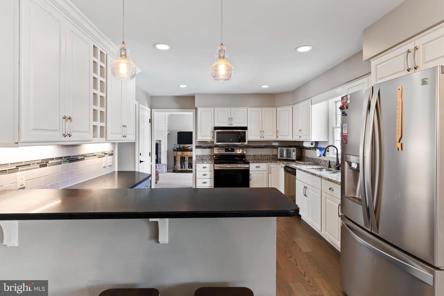 708 Carriage Ln