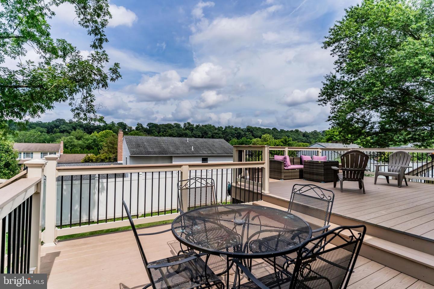708 Carriage Ln