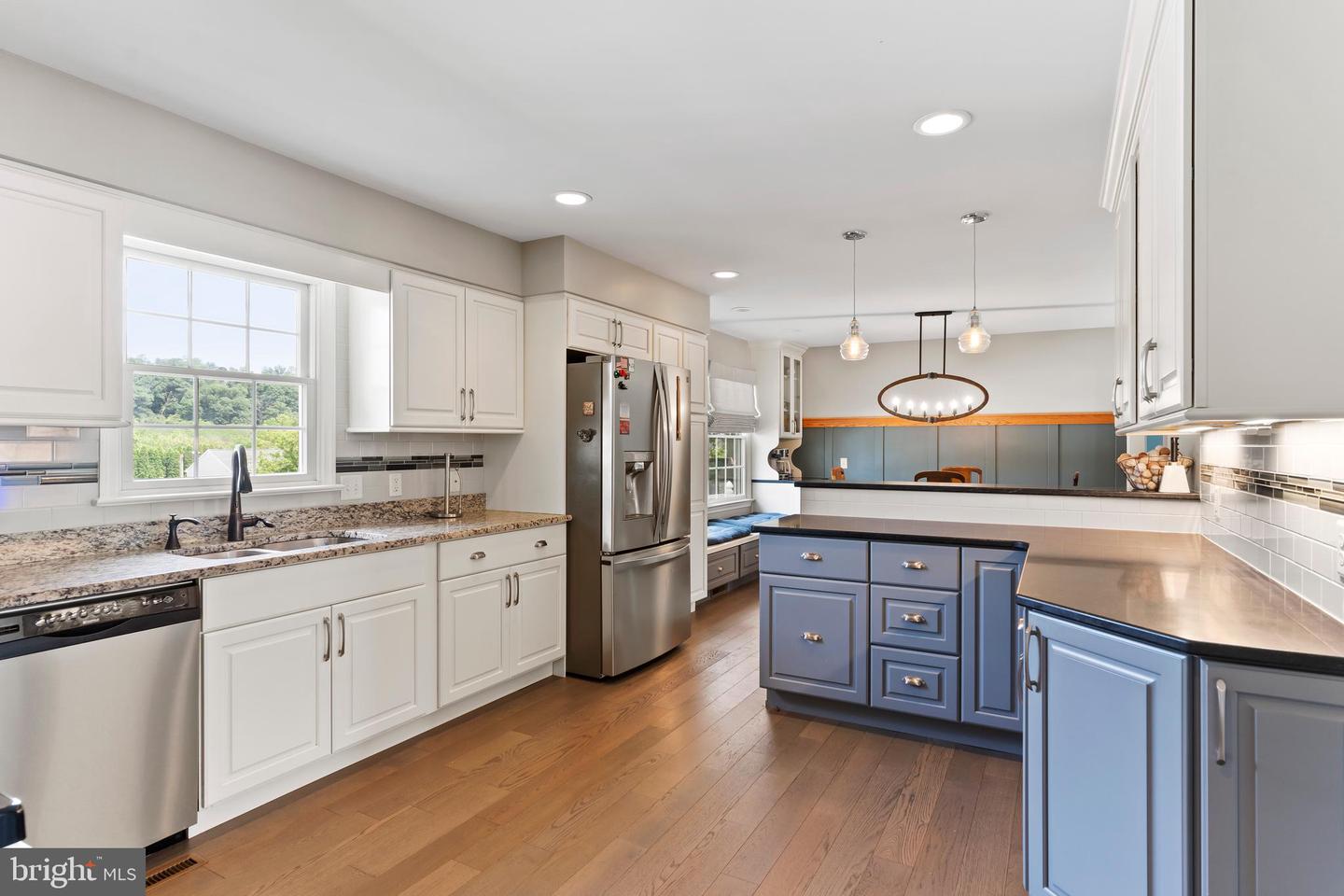 708 Carriage Ln