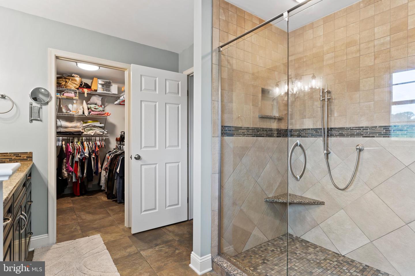 708 Carriage Ln