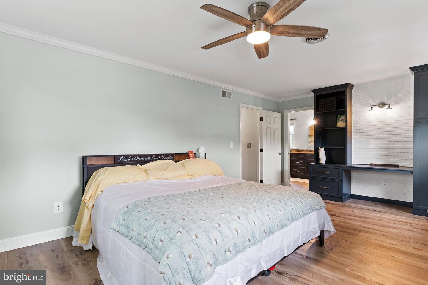 708 Carriage Ln