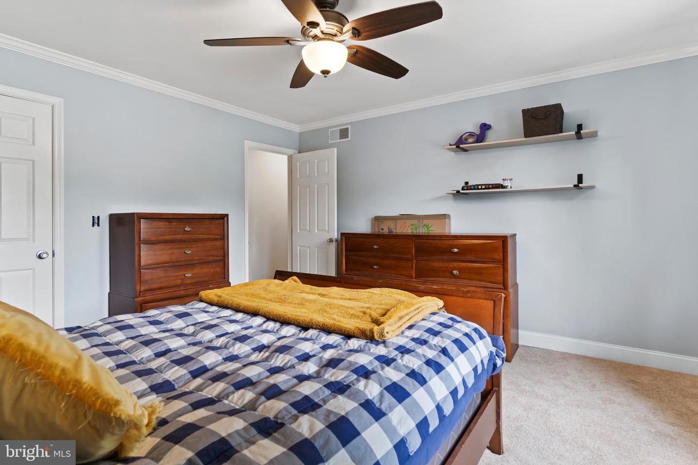 708 Carriage Ln