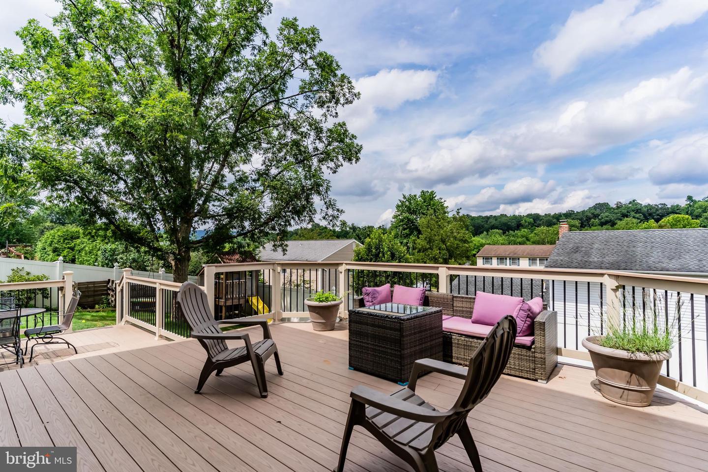 708 Carriage Ln