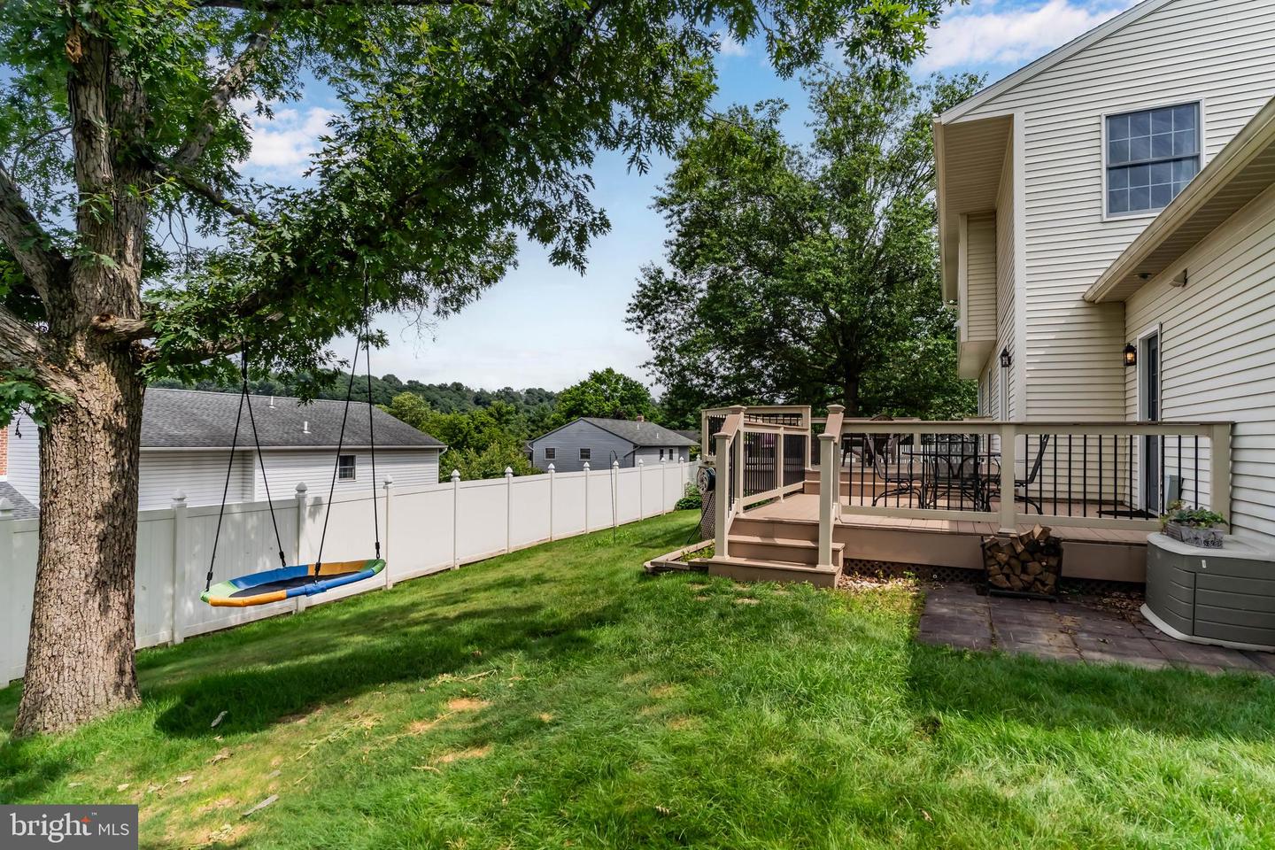 708 Carriage Ln