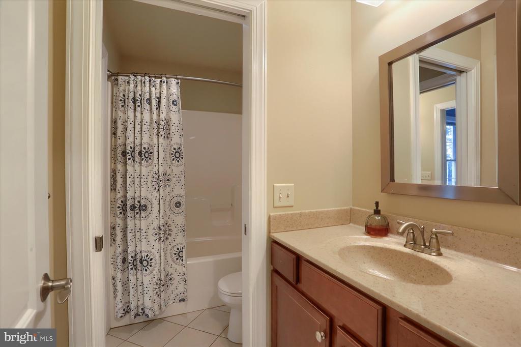 214 Hope Dr