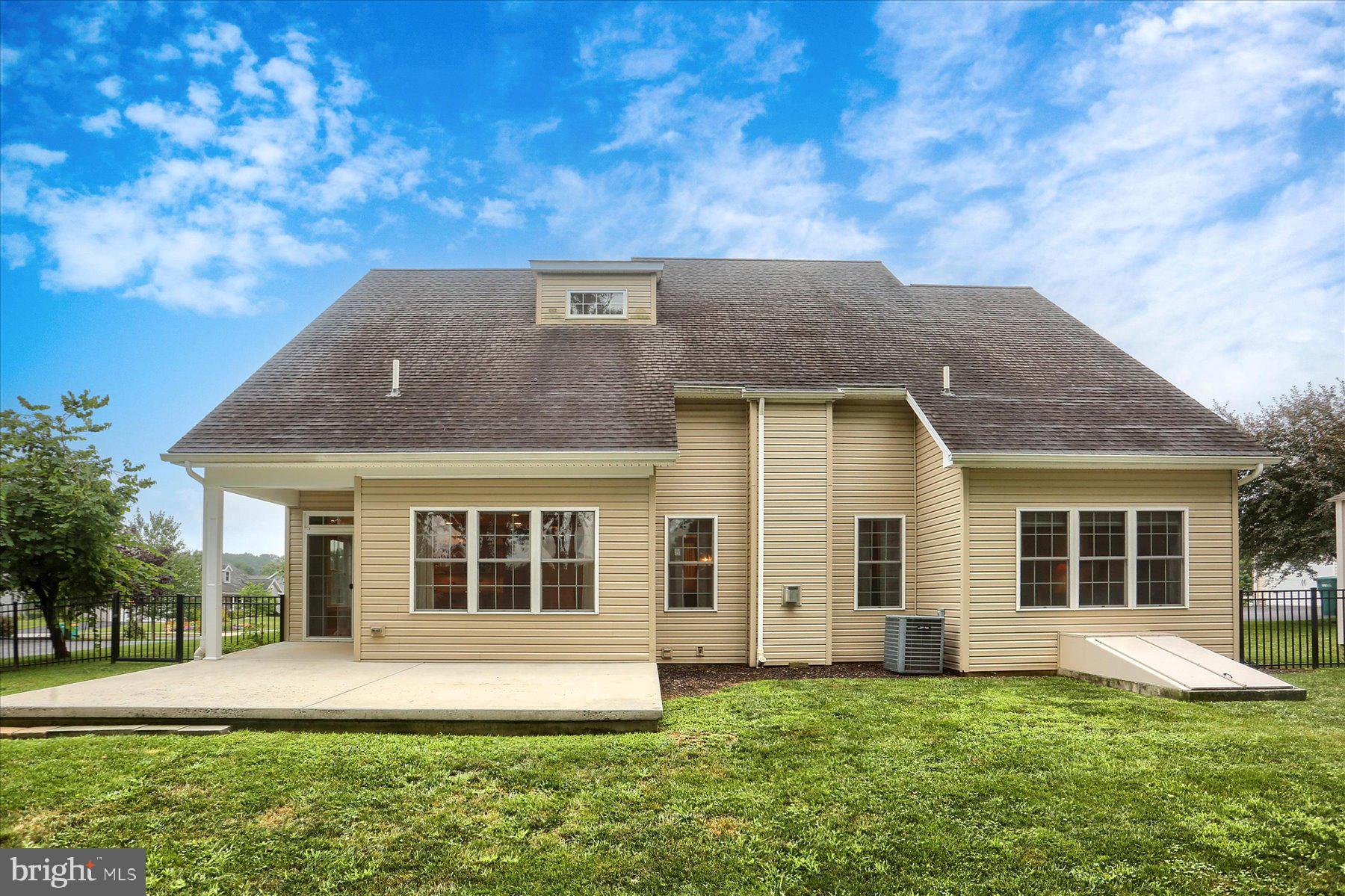 214 Hope Dr