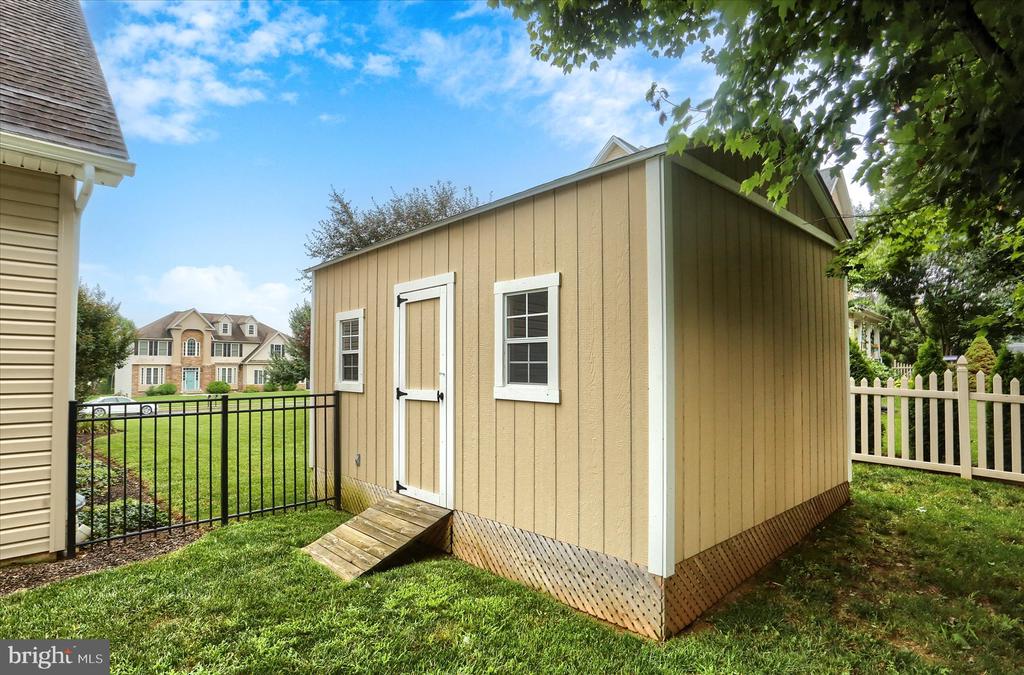 214 Hope Dr