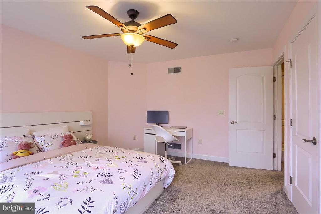 214 Hope Dr