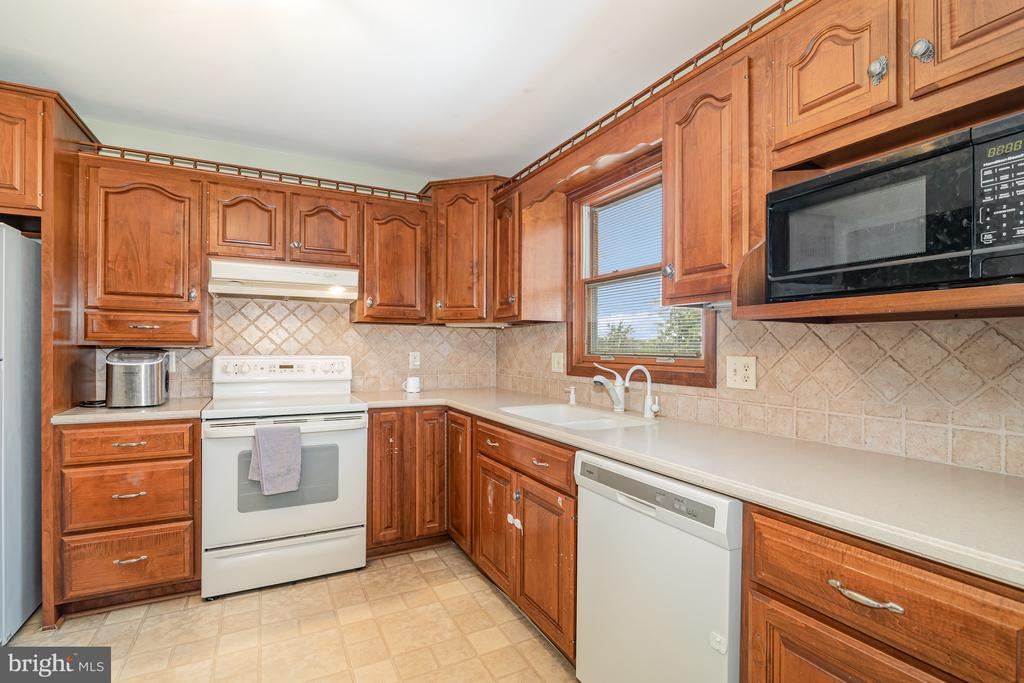 1886 Rachel Dr