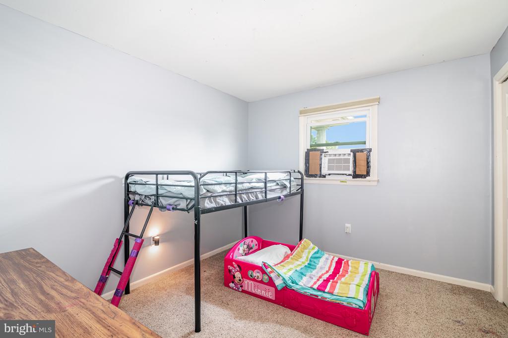1886 Rachel Dr