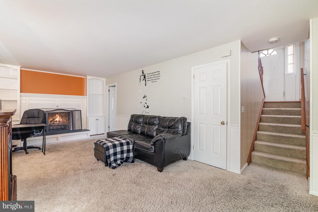 1886 Rachel Dr