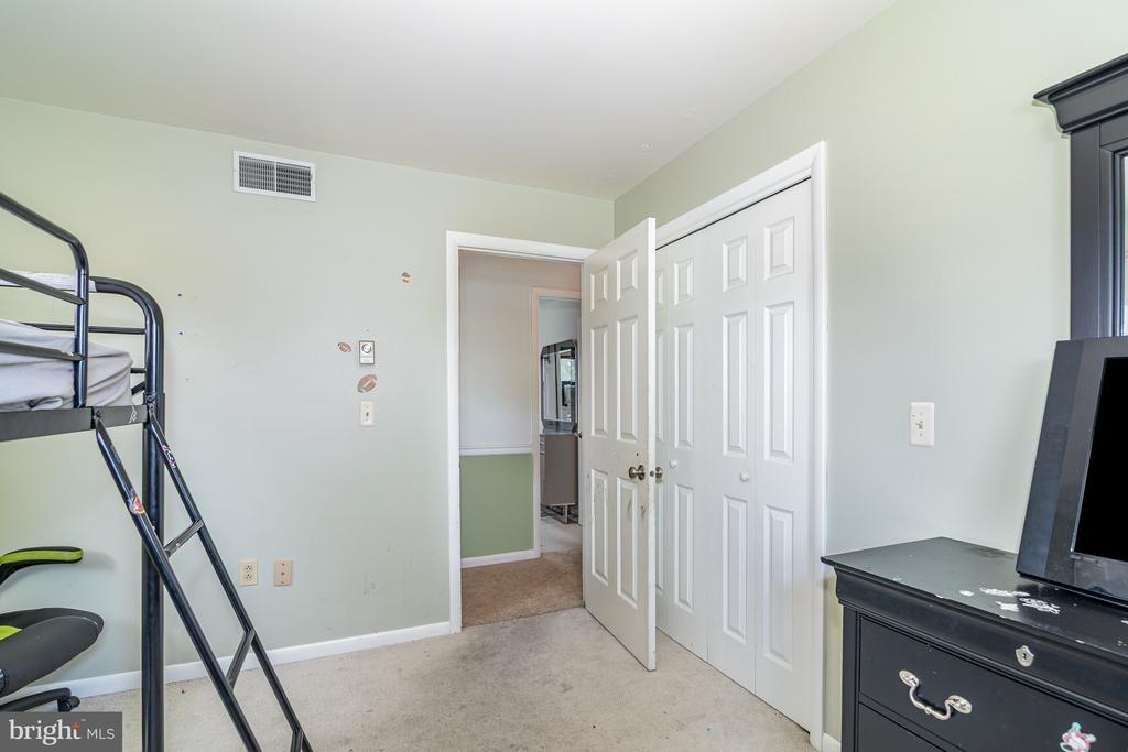1886 Rachel Dr