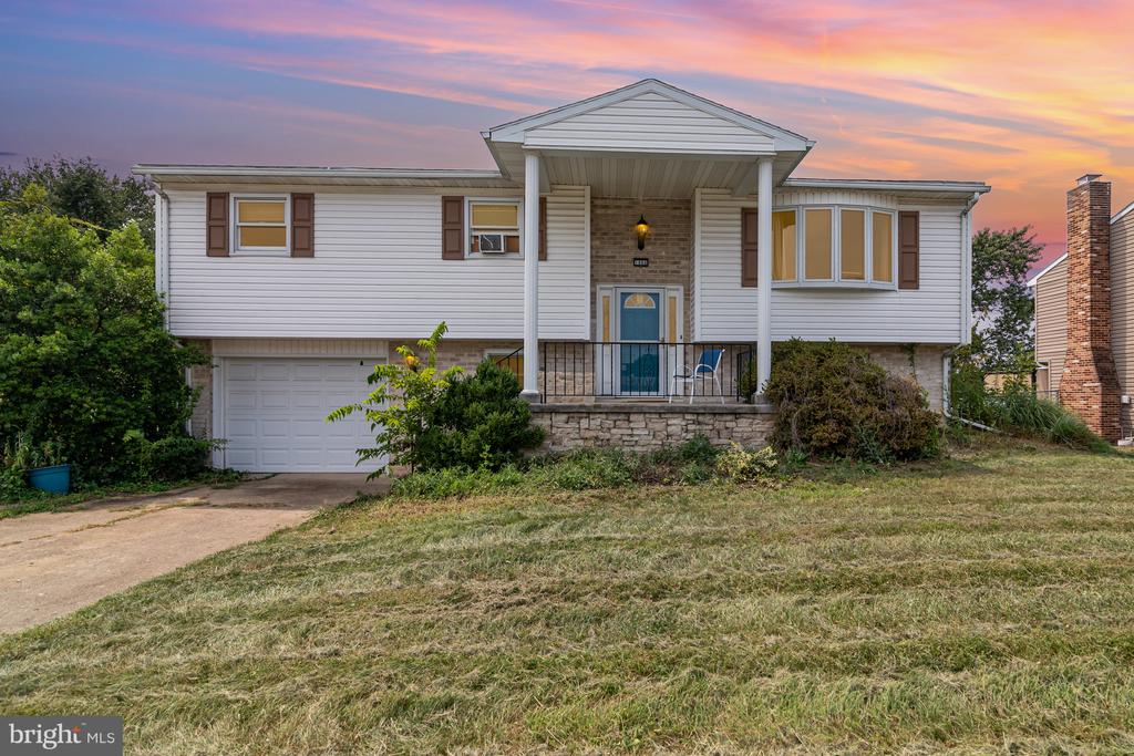 1886 Rachel Dr
