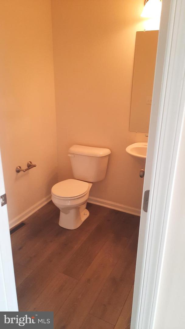 833 SCHOONER LN