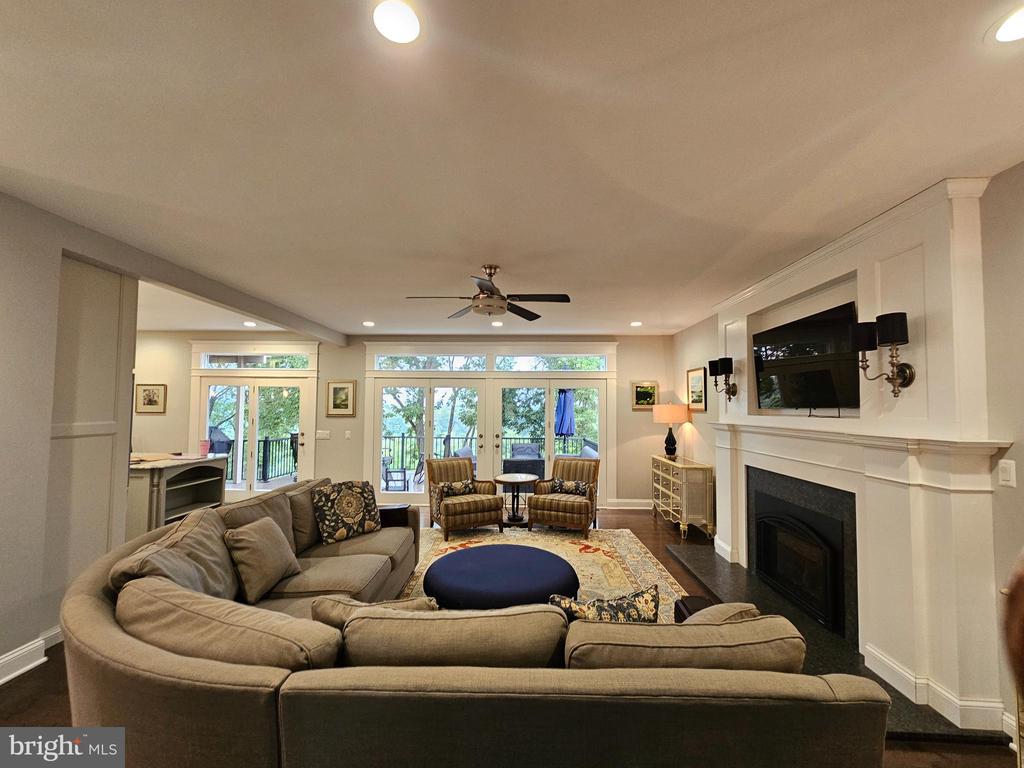 31 CHARISMA DRIVE