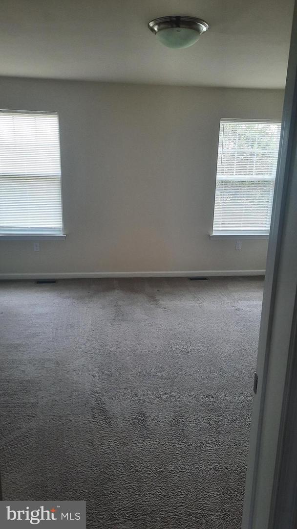 823 ADMIRALS QUAY DR