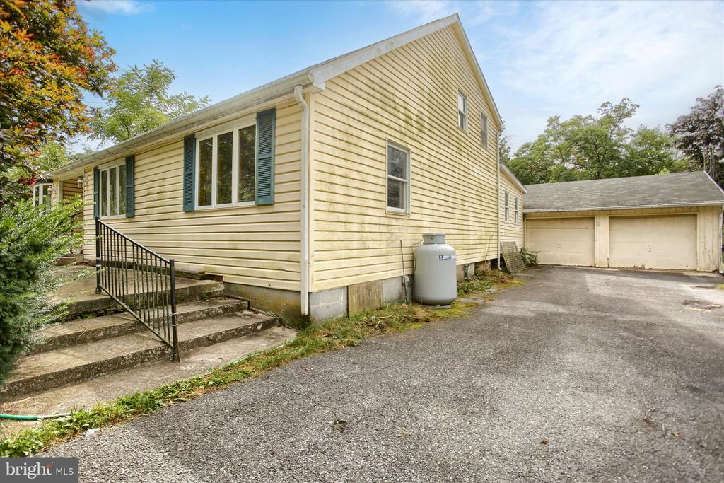 100 Cold Springs Rd