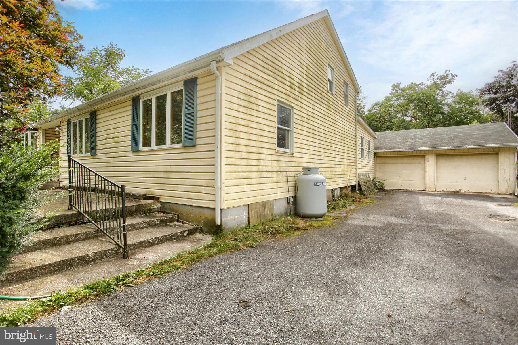 100 Cold Springs Rd