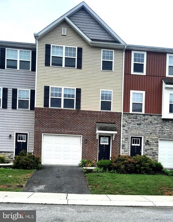 806 ADMIRALS QUAY DRIVE