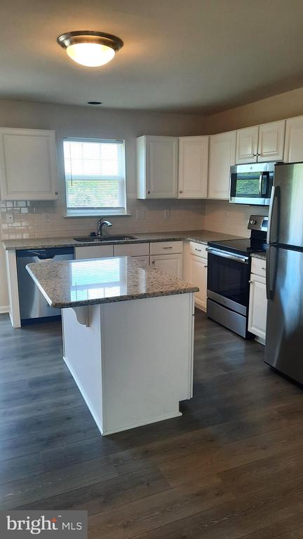 821 ADMIRALS QUAY DRIVE