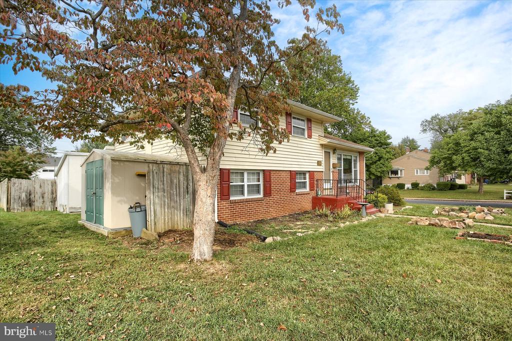 617 BROOKHAVEN ROAD