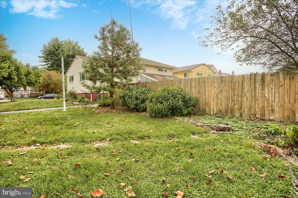 617 BROOKHAVEN ROAD