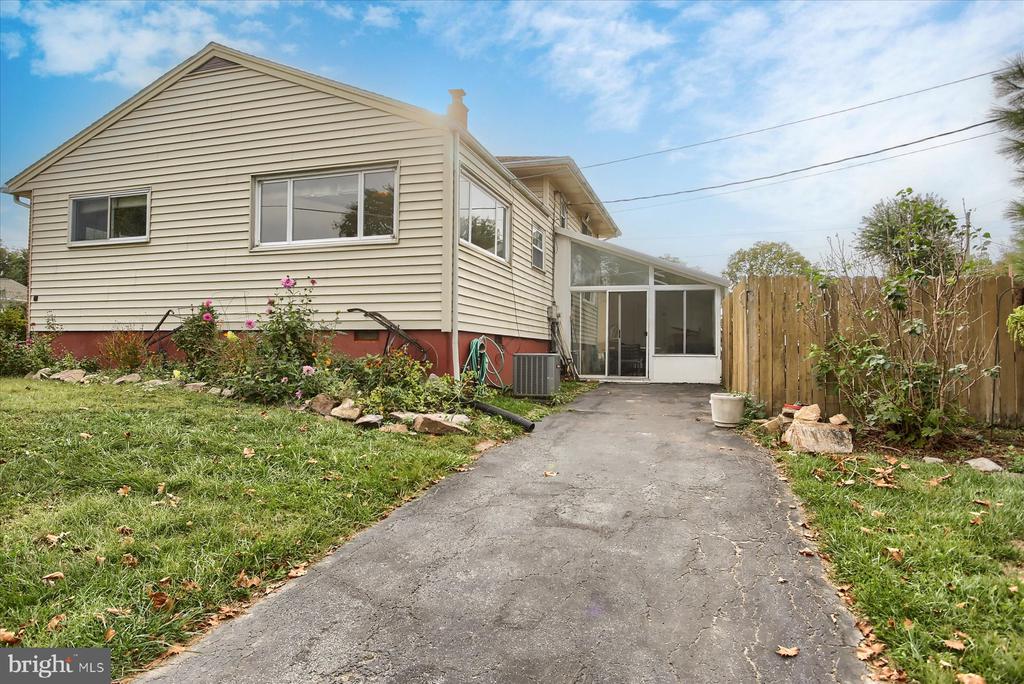 617 BROOKHAVEN ROAD