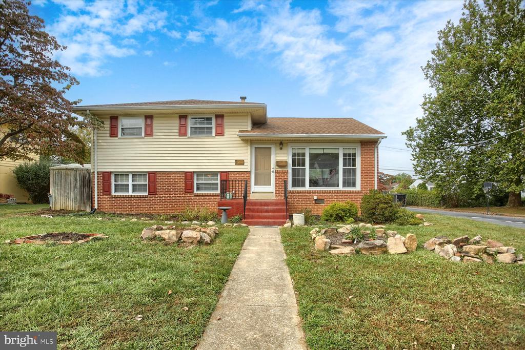 617 BROOKHAVEN ROAD