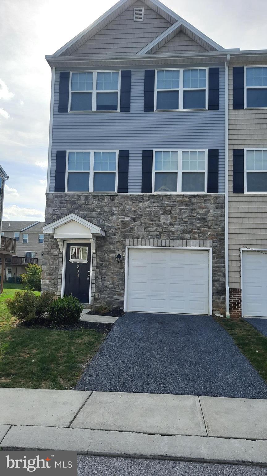 834 ADMIRALS QUAY DRIVE