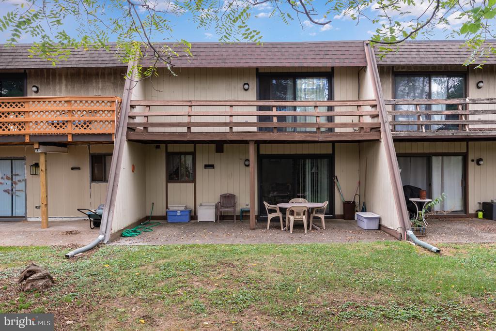 638 CEDAR RIDGE LANE