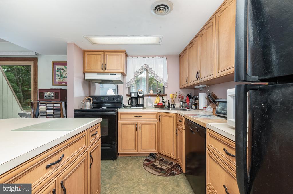 638 CEDAR RIDGE LANE